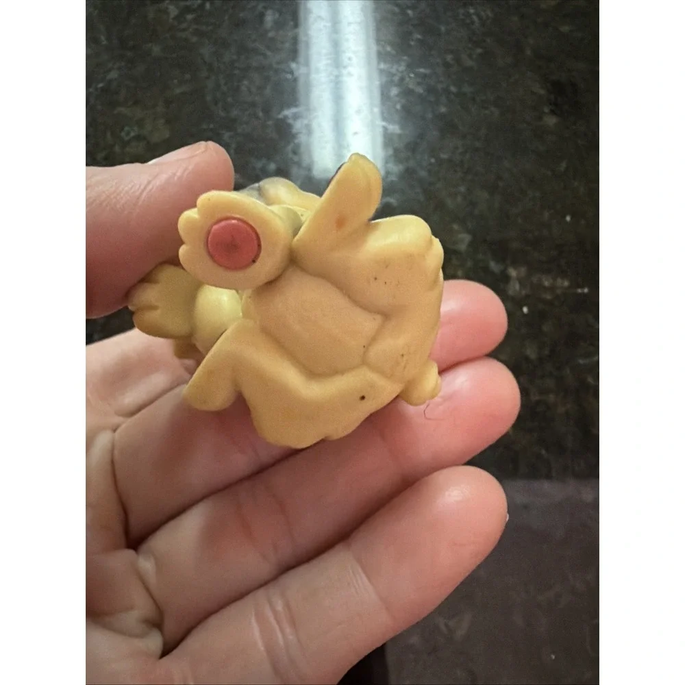 Littlest Pet Shop Tan Bulldog #107 Vintage Collectible LPS 2006 Magnet